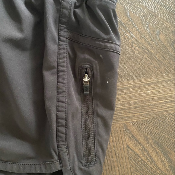 Lulu lemon tracker short, low-rise lined short 4" - Picture 3 of 7